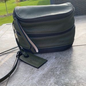 Marc Jacobs REVERSIBLE leather Crossbody / Creme /Hunter Green